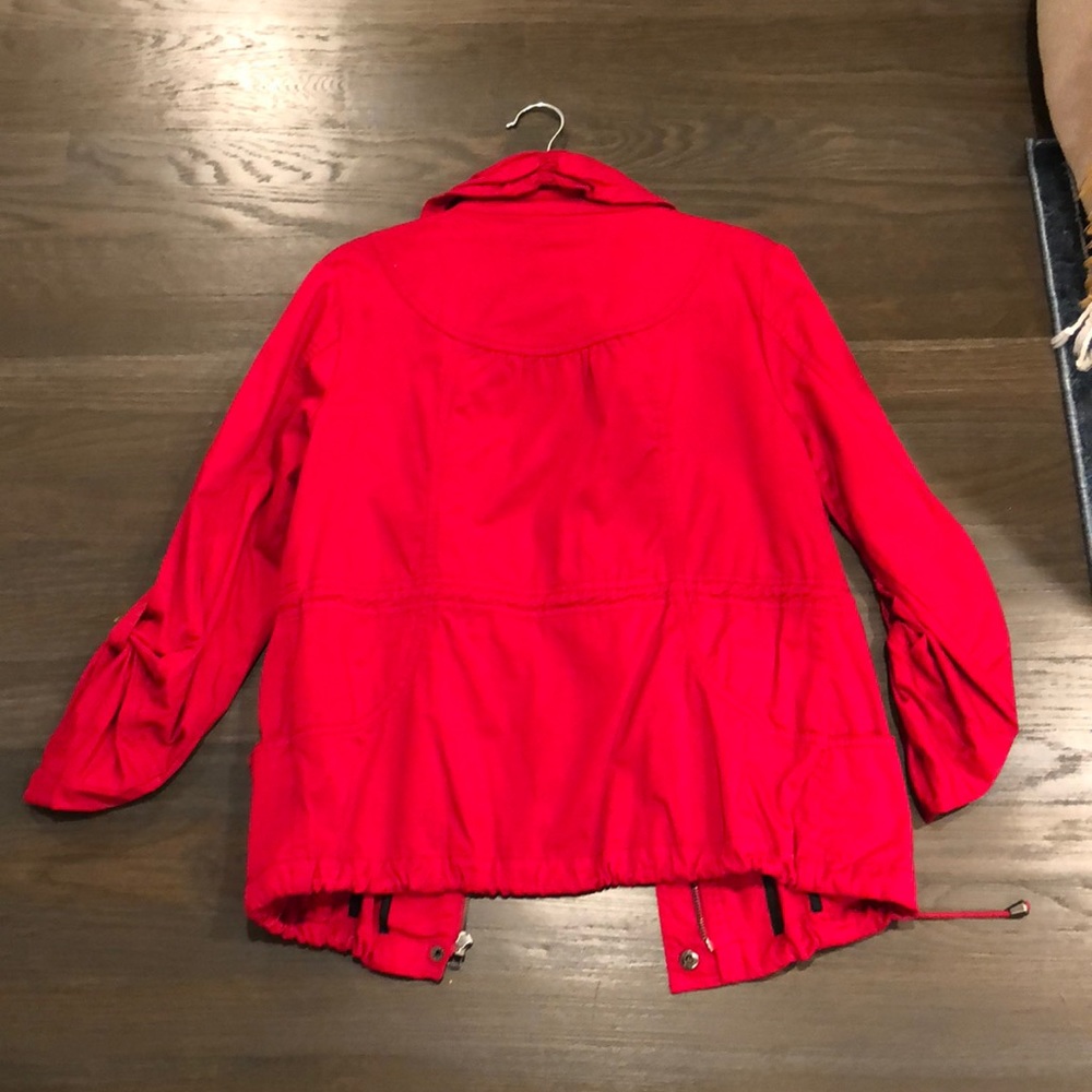 Red jacket - Picture 4 of 5